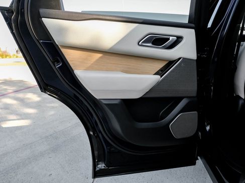 Used 2021 Land Rover Range Rover Velar R-Dynamic S image 51