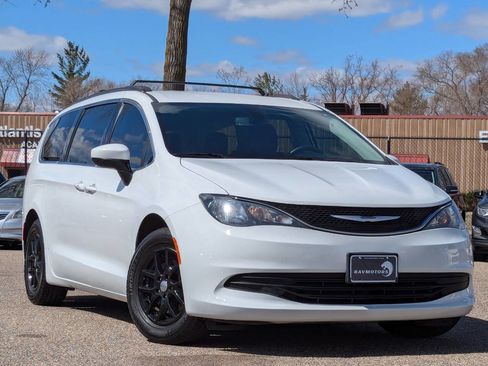 Used 2020 Chrysler Voyager Lxi image 30