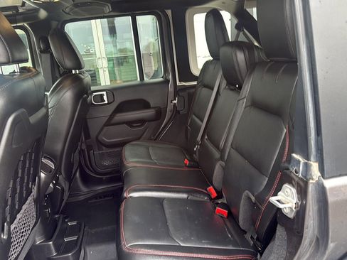 Used 2023 Jeep Wrangler Unlimited Rubicon w/ Cold Weather Group AWD/4WD image 13
