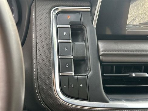 Used 2023 GMC Yukon SLT image 15