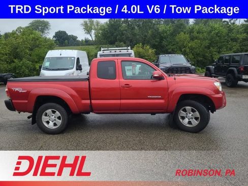 Used 2012 Toyota Tacoma 4x4 Access Cab V6 w/ TRD Sport Pkg image 6