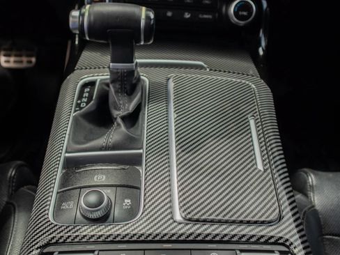 Used 2018 Kia Stinger GT1 AWD/4WD image 29