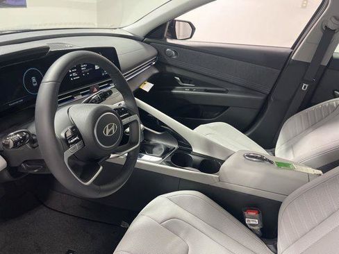 New 2026 Hyundai Elantra Limited FWD image 10
