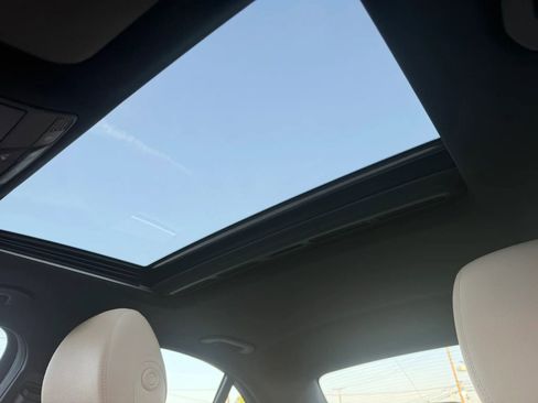 Used 2017 Mercedes-Benz E 300 image 28