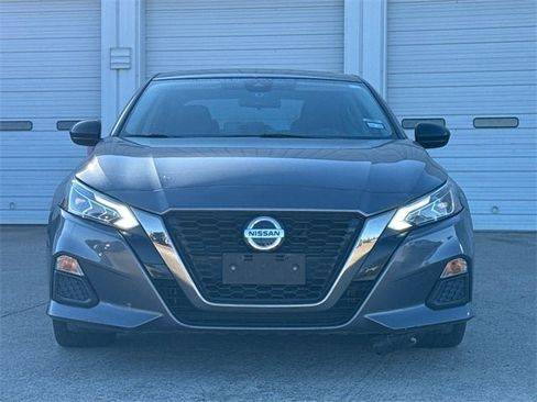Certified 2021 Nissan Altima 2.5 SR image 3