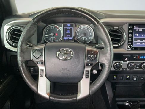 Used 2020 Toyota Tacoma Limited AWD/4WD image 10