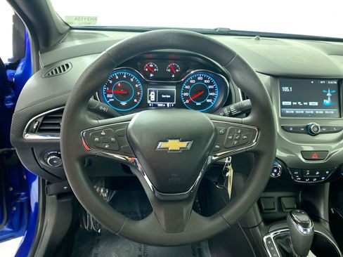 Used 2017 Chevrolet Cruze LT w/ RS Package image 10