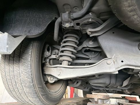 Used 2016 Honda Pilot Touring image 16