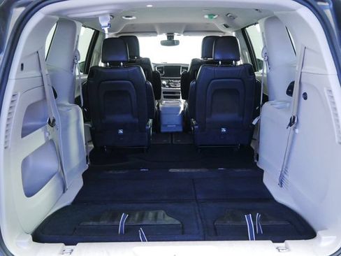 Used 2020 Chrysler Pacifica Touring-L Plus FWD image 9