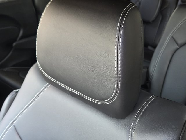 New 2027 Chrysler Pacifica Select FWD image 10