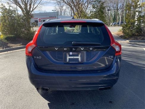 Used 2015 Volvo V60 T5 Premier w/ Convenience Package image 7