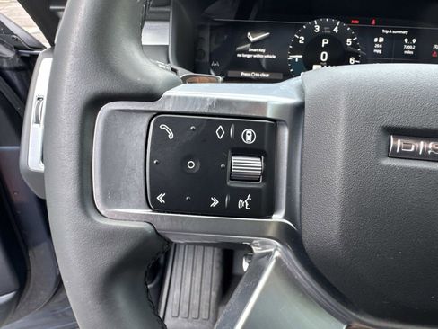 Used 2024 Land Rover Discovery Dynamic SE image 32