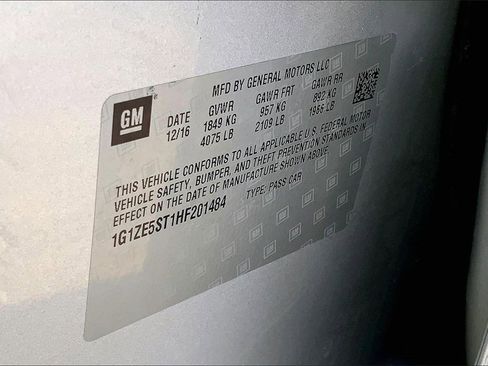 Used 2017 Chevrolet Malibu LT image 19