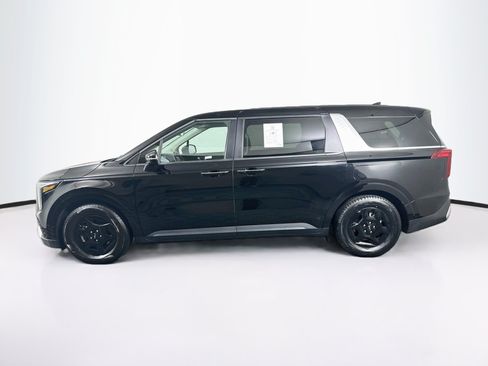 Used 2025 Kia Carnival FWD image 4