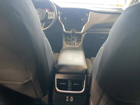 Used 2024 Subaru Outback Premium AWD/4WD image 22