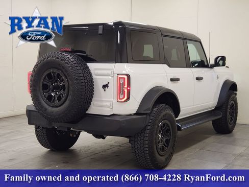 Certified 2025 Ford Bronco Outer Banks w/ Sasquatch Package image 3