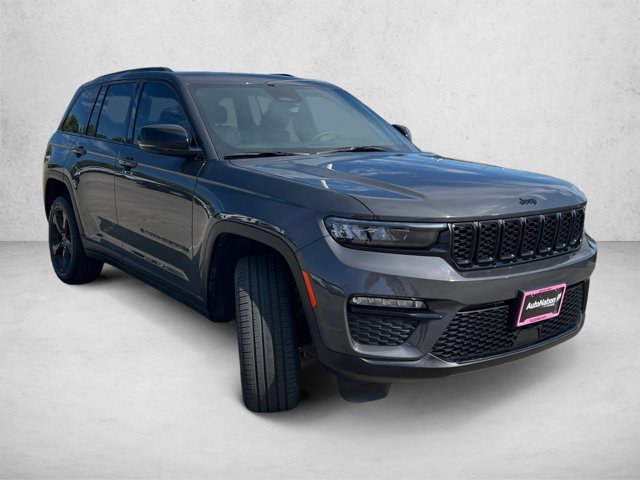 Certified 2025 Jeep Grand Cherokee Limited w/ Black Appearance Package AWD/4WD image 3