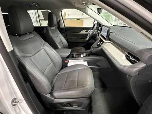 Used 2026 Ford Explorer Active w/ Active Comfort Package AWD/4WD image 30