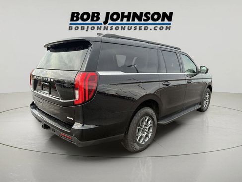 Used 2025 Ford Expedition Max Active AWD/4WD image 3