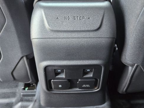 Used 2024 Ford Bronco Badlands image 36