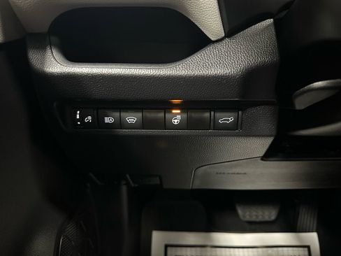 Used 2025 Toyota RAV4 XLE w/ Convenience Package image 16