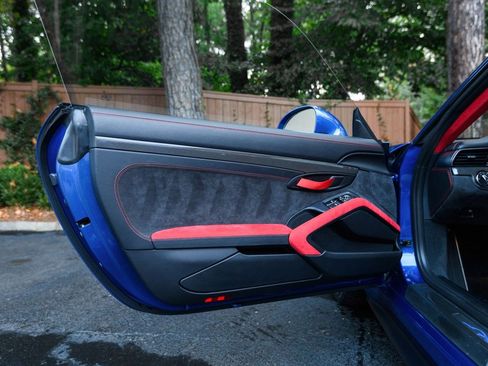 Used 2018 Porsche 911 GT2 RS image 26