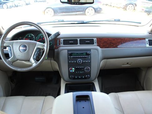 Used 2012 GMC Yukon SLT w/ SLT-2 Equipment Package image 14