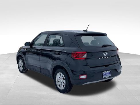 Used 2023 Hyundai Venue SE w/ Cargo Package FWD image 5