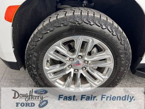 Used 2022 GMC Yukon SLT w/ SLT Premium Package image 19