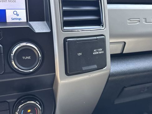 Used 2020 Ford F350 Lariat w/ Lariat Ultimate Package AWD/4WD image 24
