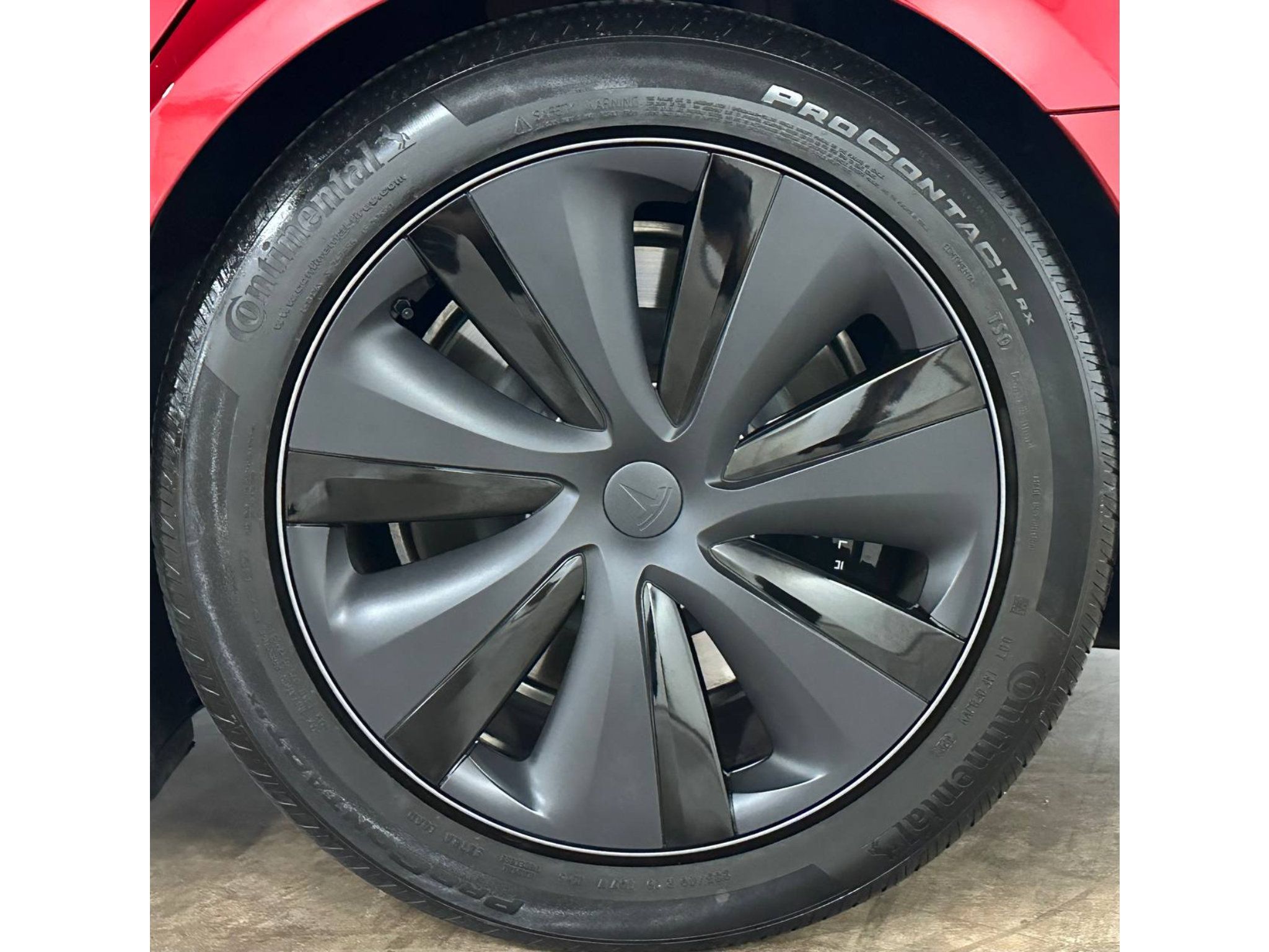 Used 2024 Tesla Model S AWD/4WD image 11
