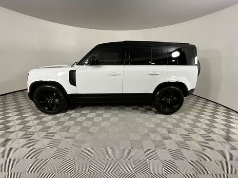 Used 2023 Land Rover Defender 110 X-Dynamic SE image 2