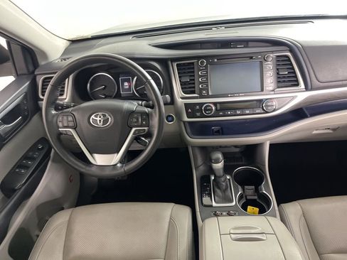 Used 2018 Toyota Highlander Limited Platinum image 14