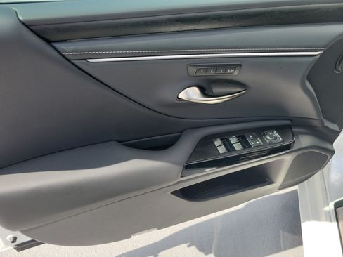 Certified 2025 Lexus ES 300h w/ Premium Package FWD image 19