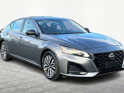 Used 2024 Nissan Altima 2.5 SV