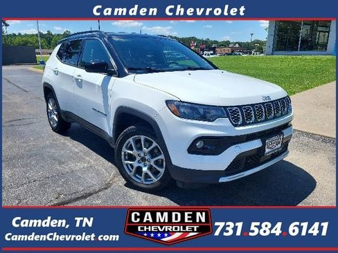 Used 2025 Jeep Compass Limited AWD/4WD image 1