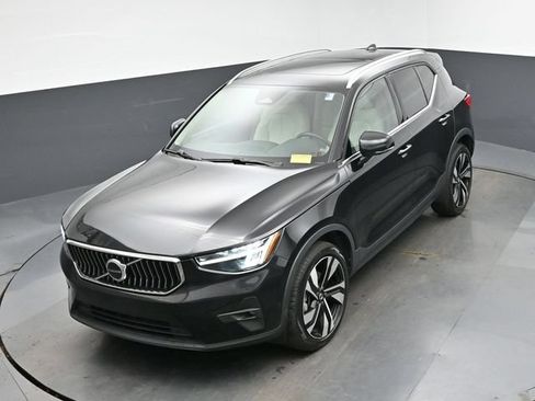 Used 2023 Volvo XC40 B5 Ultimate w/ Protection Package Premier AWD/4WD image 19