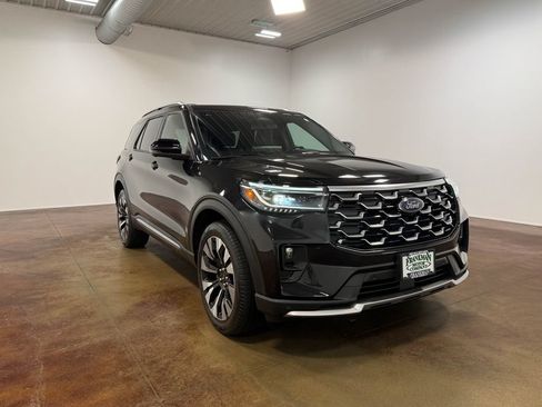 Used 2025 Ford Explorer Platinum w/ LUX Leather Package AWD/4WD image 30