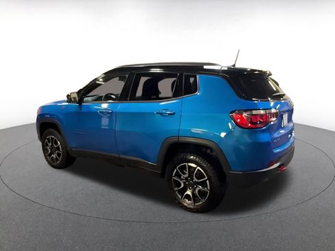 Used 2025 Jeep Compass Trailhawk image 10