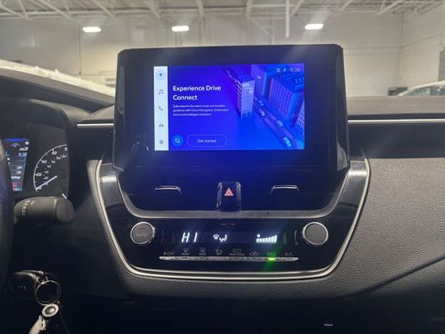 Used 2025 Toyota Corolla LE image 17