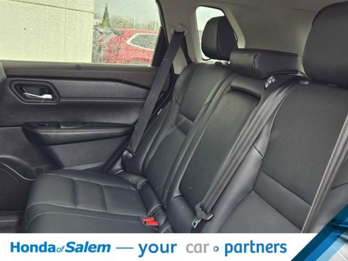 Used 2023 Nissan Rogue SV w/ SV Premium Package image 12