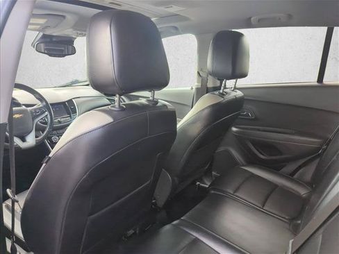 Used 2018 Chevrolet Trax Premier w/ Midnight Edition FWD image 20