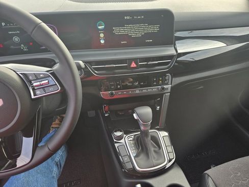 New 2026 Kia Seltos S image 2