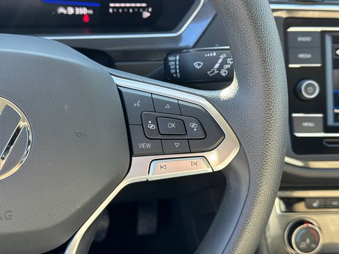 Used 2022 Volkswagen Tiguan S image 26