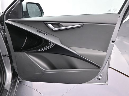 New 2025 Kia Niro EX image 23