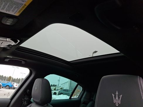 New 2025 Maserati Grecale GT image 14