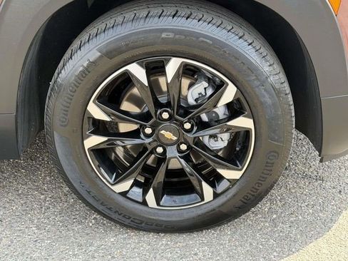 Certified 2023 Chevrolet TrailBlazer LT w/ Convenience Package FWD image 12
