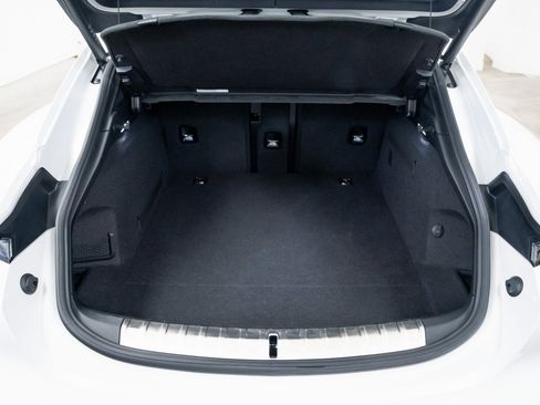 Used 2024 Porsche Taycan GTS image 8