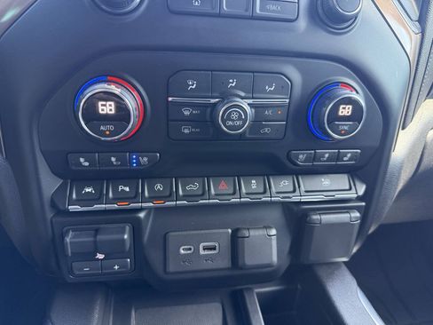 Used 2020 Chevrolet Silverado 1500 High Country AWD/4WD image 31