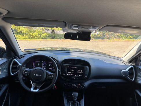 Used 2025 Kia Soul LX w/ LX Technology Package image 33